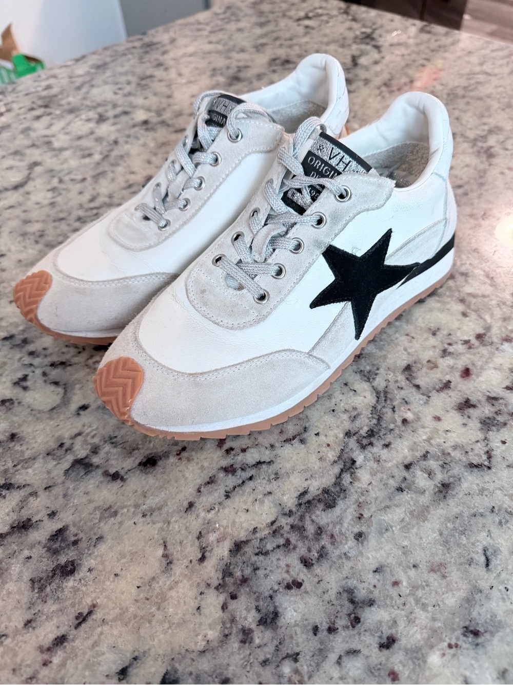 Vintage Havana White and Black Star Runner Sneakers